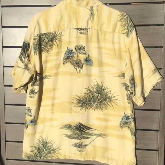 Tommy Bahama Hawaiian - Picture 3 of 14
